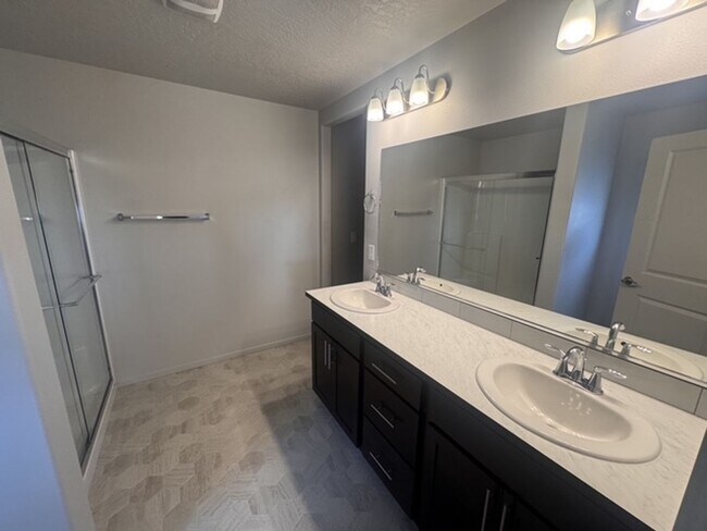 Building Photo - Luxury 4 Bed, 2 Bath Rancher in Spokane Valley!