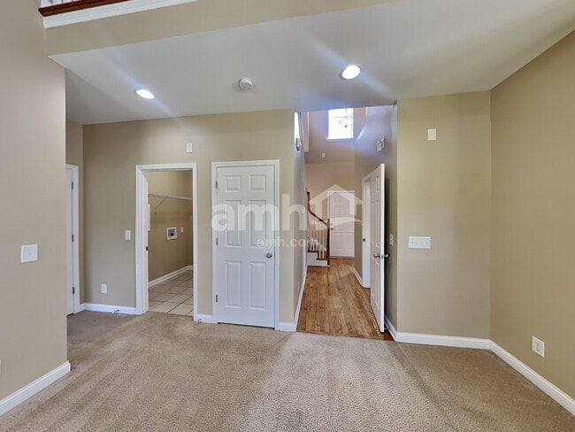 Building Photo - 1017 Stonehollow Way