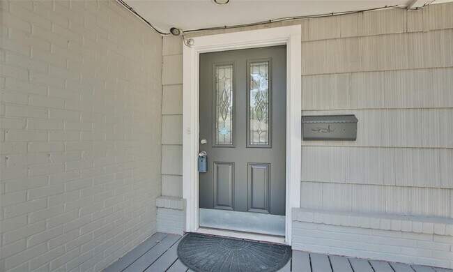 Building Photo - 3310 Suffolk Dr