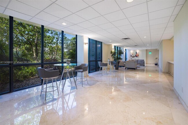 Building Photo - 4900 N Ocean Blvd