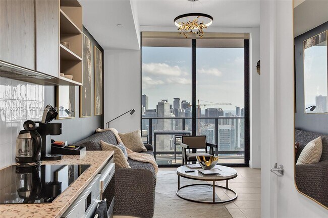 Building Photo - 601 NE 1st Ave