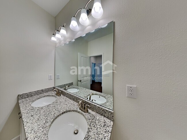 Building Photo - 922 Walden Woods Dr