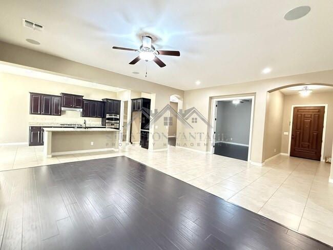 Building Photo - 4032 S Pleasant Pl