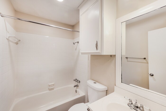 Building Photo - 1626 Edgewood Pl
