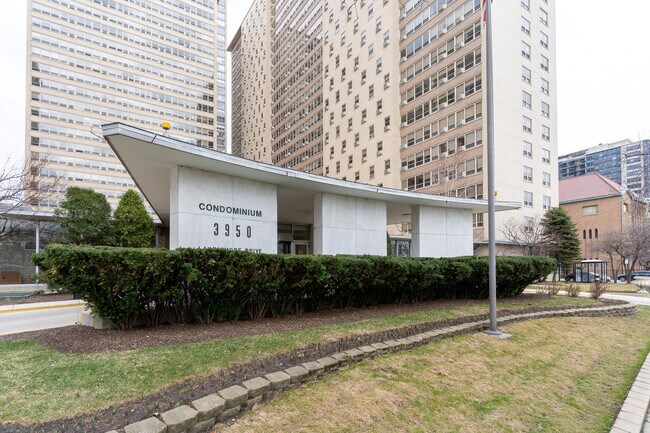 Primary Photo - 3950 N Lake Shore Dr
