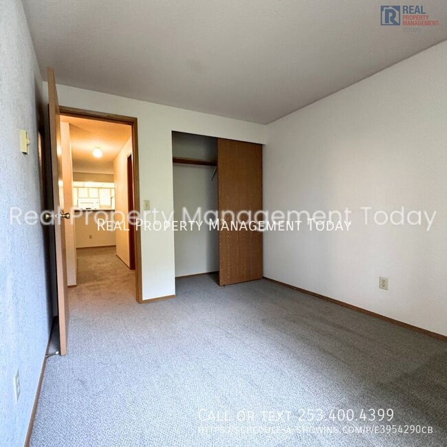 Building Photo - Cozy 3 Bedroom Apartment In Burien!