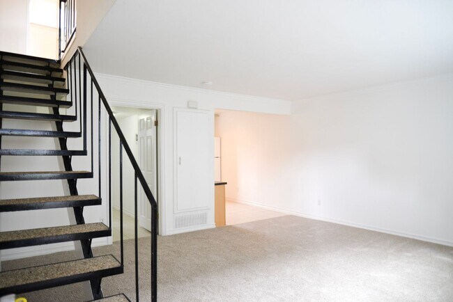 Building Photo - 34036 Street of the Amber Lantern