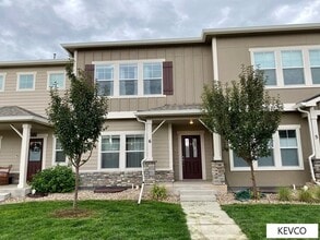 Building Photo - Townhouse with a View of the Foothills
