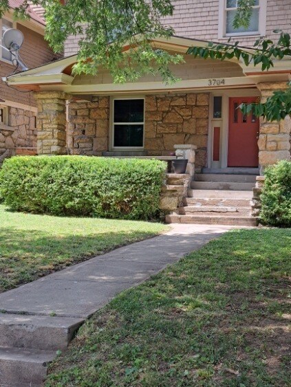 Building Photo - 3704 Walnut St