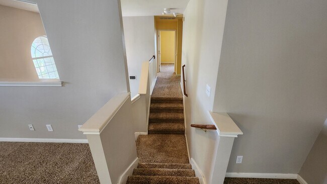 Building Photo - Located In the heart of Stone Oak