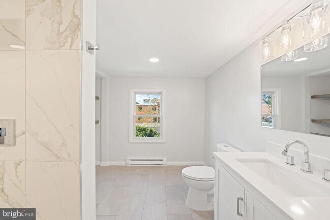 Building Photo - 4 Walnut St