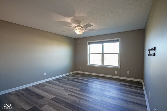 Building Photo - 5764 Bluff View Ln