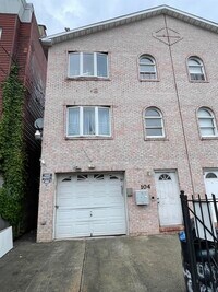 Building Photo - 104 Clinton Ave