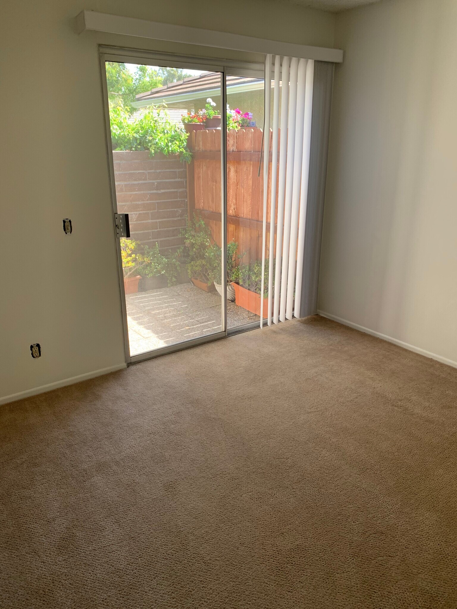 dining room - 5146 Maple