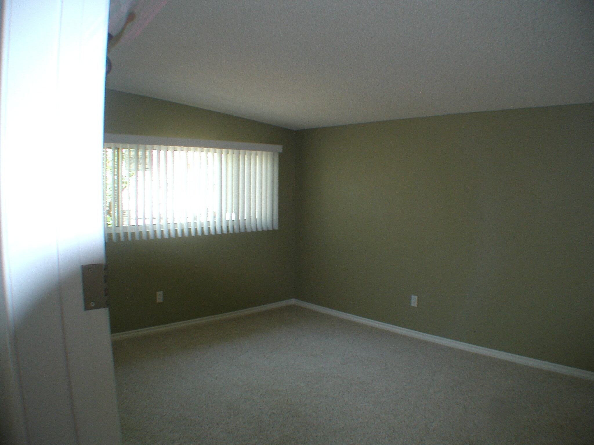 Building Photo - 72461 Sunnyvale Dr