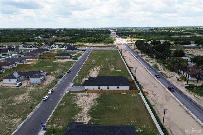 Building Photo - 32 Zimmerius Ave