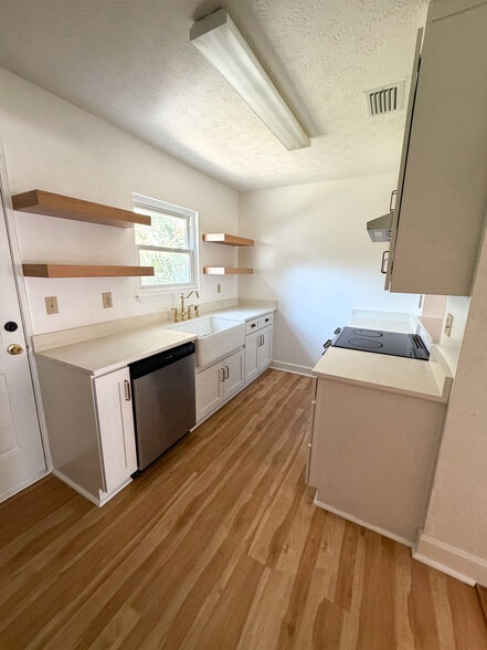 Kitchen - 1202 Hibiscus St