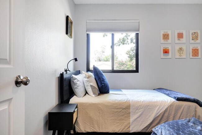 Building Photo - 6807 Skynook Dr