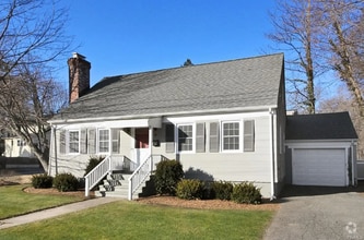 Building Photo - 86 Bolton Ave