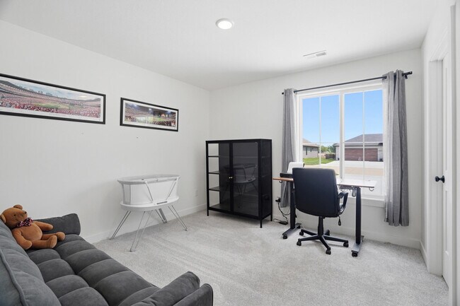 Building Photo - 2305 N Traveller Dr