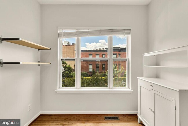 Building Photo - 1227 V St NW