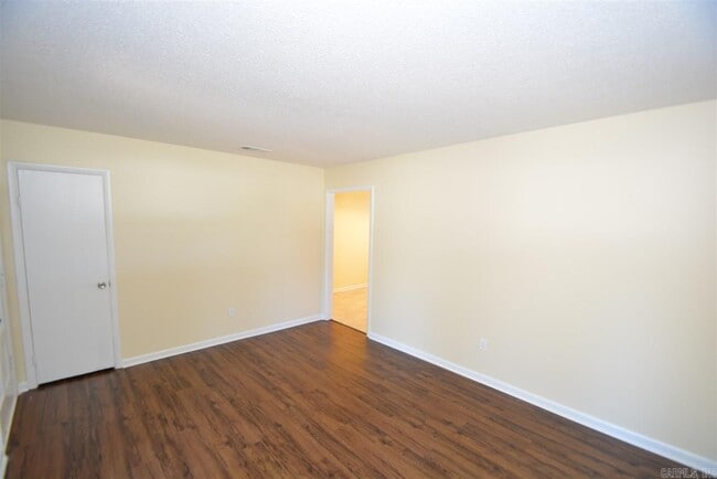 Building Photo - 9600 Cerelle Dr