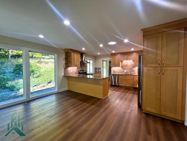Building Photo - Newly remodeled 5 bed/3 bath Philomath home