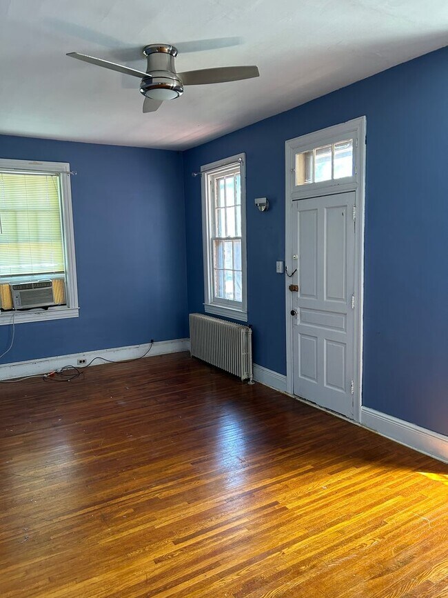 Building Photo - 475 W Market St