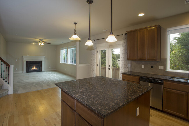 Building Photo - Beautiful 4 Bedroom in Bothell