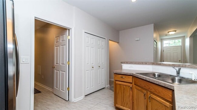 Building Photo - 3106 Chesapeake Cir