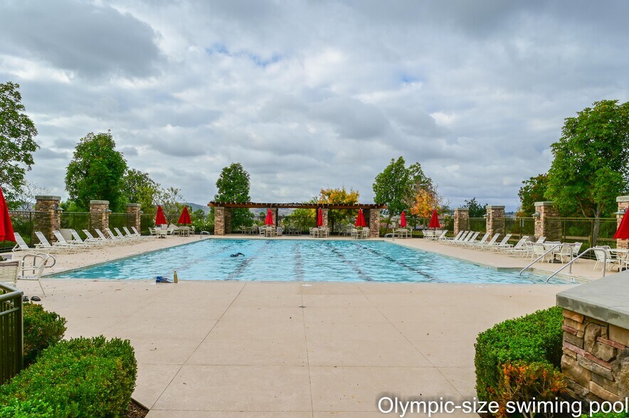 Building Photo - 1167 Vista Pointe Blvd