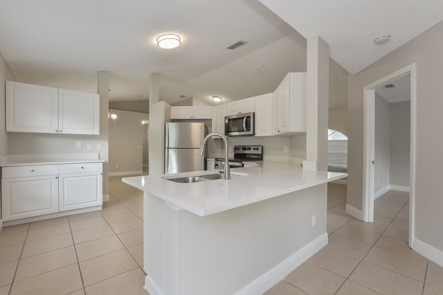 Building Photo - 5176 Heatherstone Ct