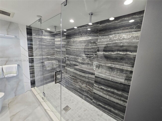 Building Photo - 11113 Biscayne Blvd