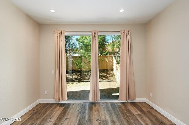 Building Photo - 4827 La Vella Dr