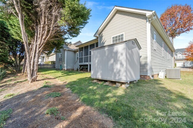 Building Photo - 20309 Northport Dr