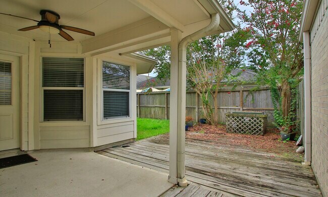 Building Photo - 15938 Cottage Ivy Cir