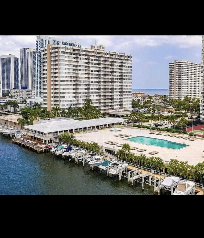Building Photo - 1965 S Ocean Dr