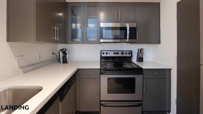 Building Photo - 1001 E Playa Del Norte Dr