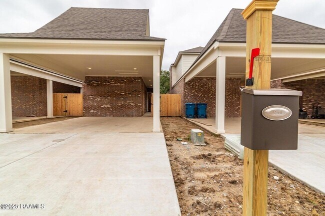 Building Photo - 115 Millie Park Dr