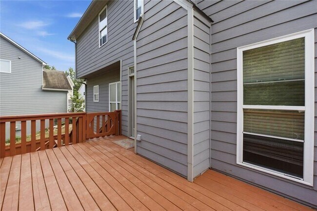 Building Photo - 518 S Fortune Way