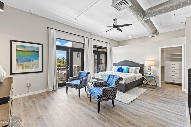 Building Photo - 914 E Osborn Rd