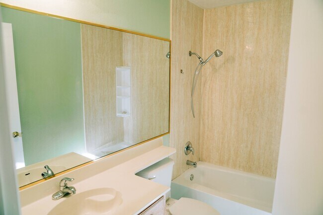 Building Photo - SMALL DOG FRIENDLY!!!  Meadow Street House