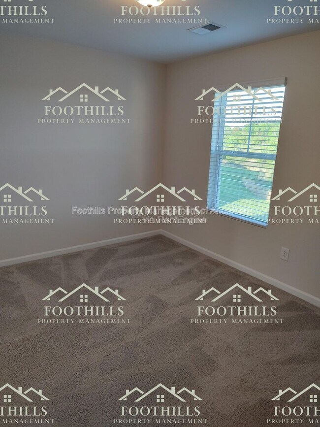 Building Photo - 145 Adger Rd