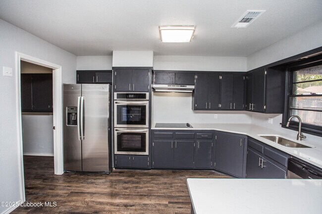 Building Photo - 6803 Avenue W