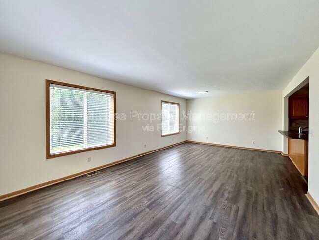 Building Photo - 2103 Kinnrow Ave NW