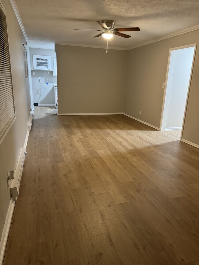 Building Photo - 6028 Laurel Hall Dr