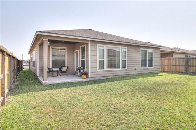 Building Photo - 7618 Quartz Dr