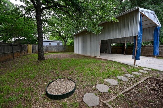 Building Photo - Charming 3 Bedroom 2 Bath, Decatur TX