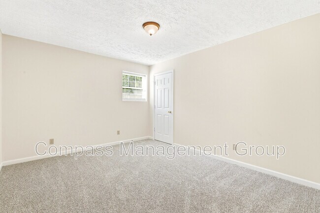 Building Photo - 1690 River Bend Rd