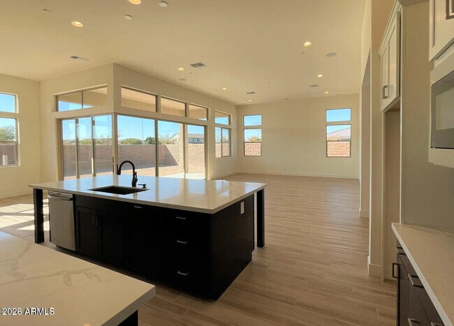 Building Photo - 9273 W Country Club Trail